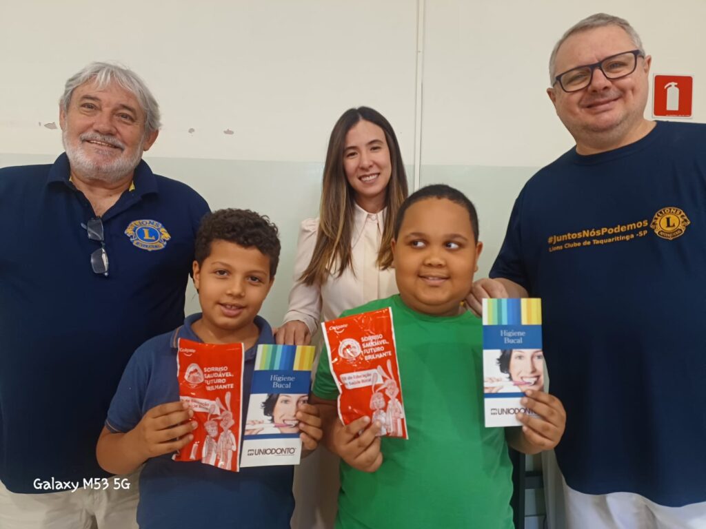 LC TAQUARITINGA : SORRINDO COM O LIONS