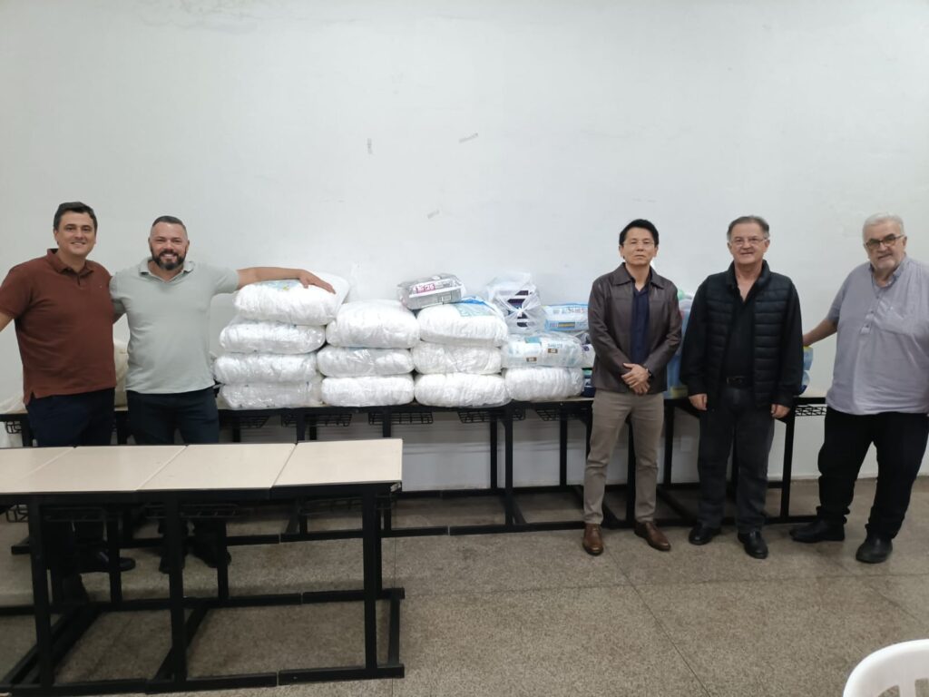 Lions Clube Centro de São José do Rio Preto arrecadou mais 500 fraldas para doar aos asilos do município